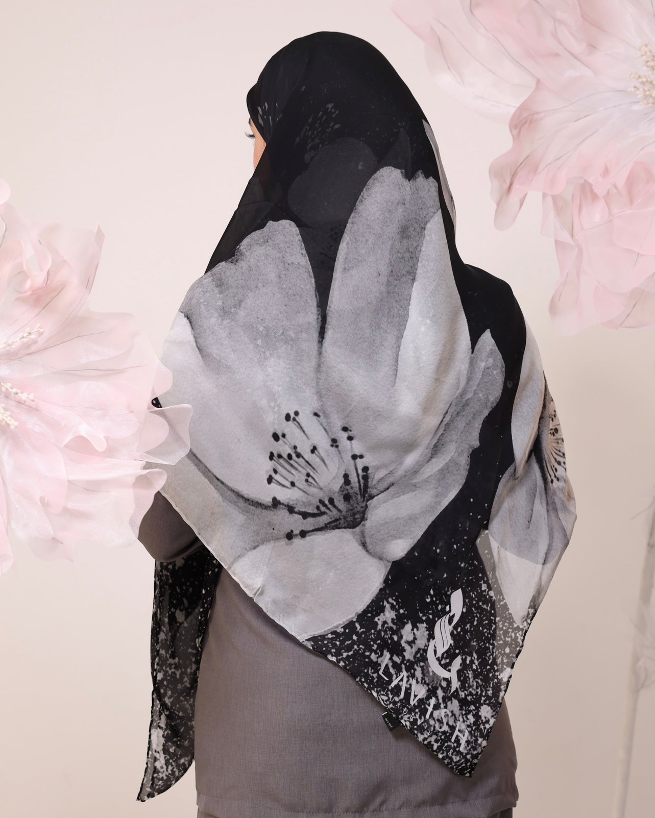 Sakura Silk in Royal Black